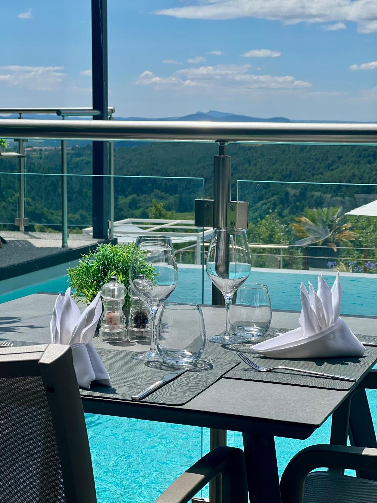 Domaine de Chalvêches Hôtel SPA 4* Faugères in Rhone-Alpes Exterior foto